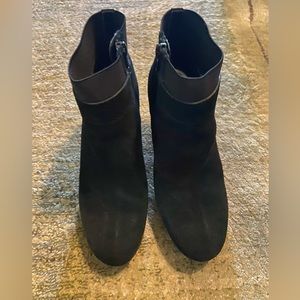 Anne Klein suede heeled boots in like new condition size 6 1/2